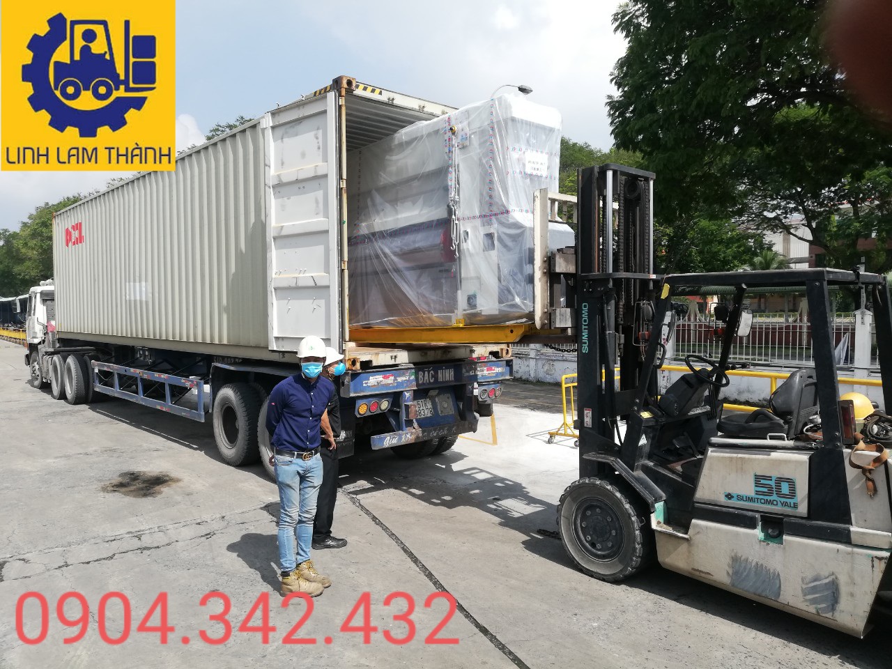 Dùng 2 xe Nâng Xuống Máy Dùng 2 xe Nâng Xuống Máy