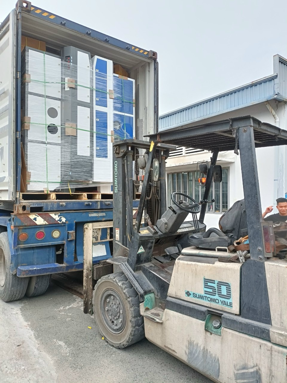 Dịch Vụ Nâng Hạ Hàng Hoá Bình Dương.