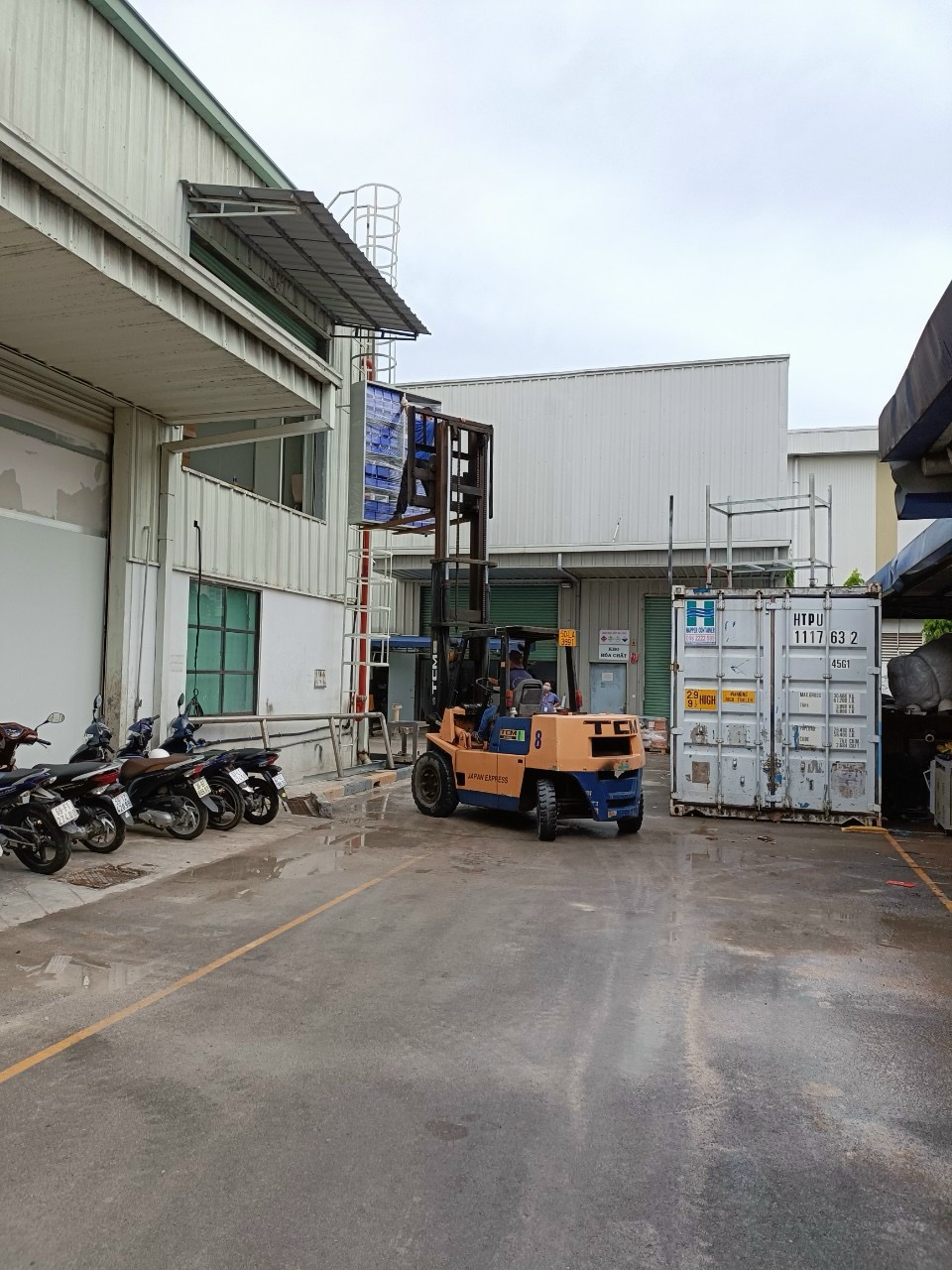 Rút Công Hàng Máy Chế Biến Gỗ Tại Khu Vực Miếu Ông Cù