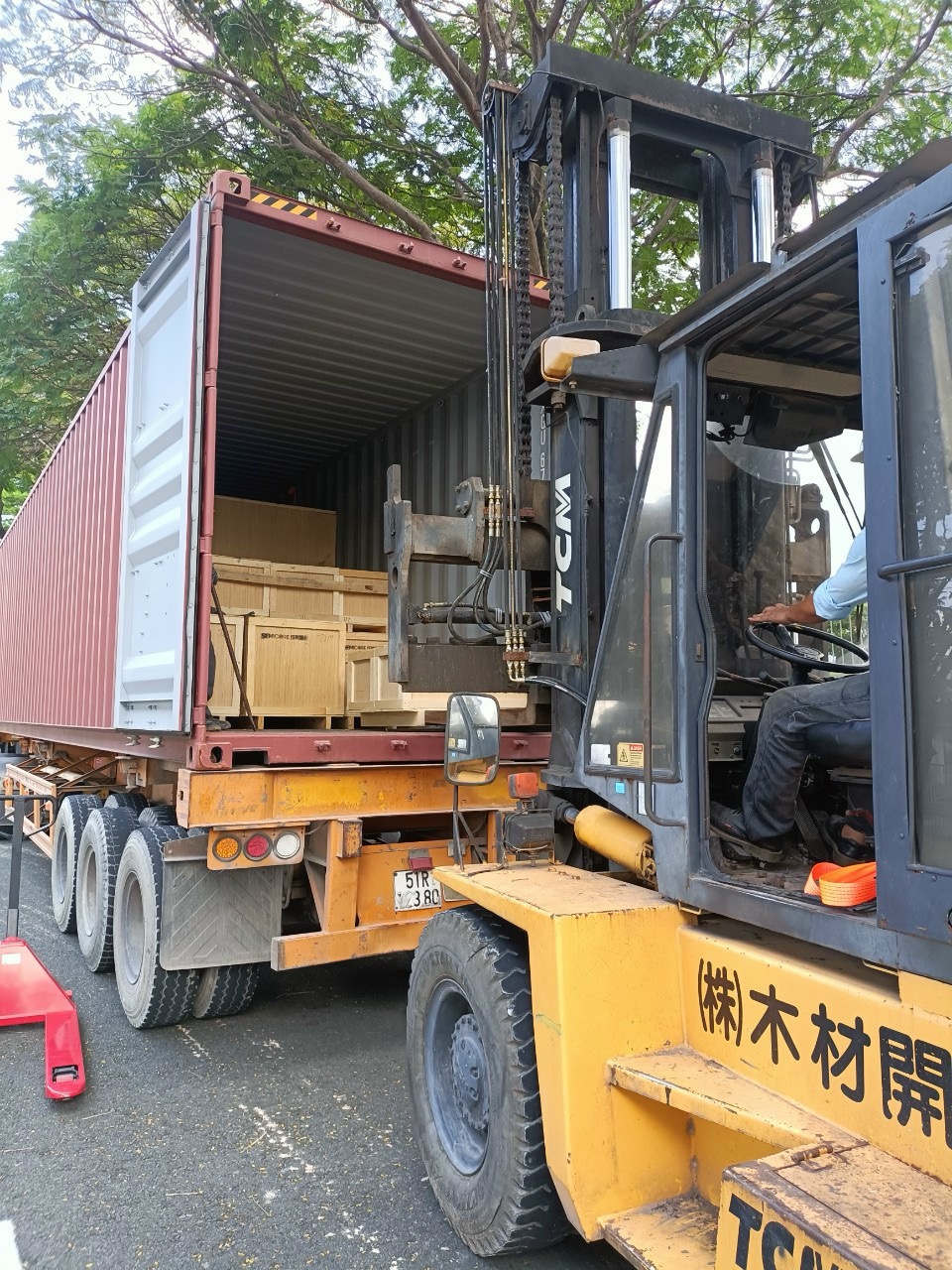 Dịch Vụ Xe Nâng Hạ Hàng Hóa.