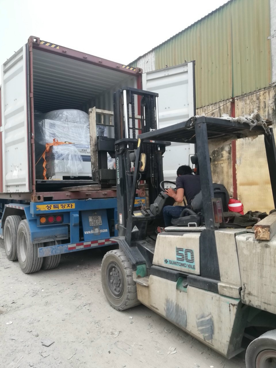 Vận Chuyển Lắp Đặt Máy Móc Công Nghiệp.