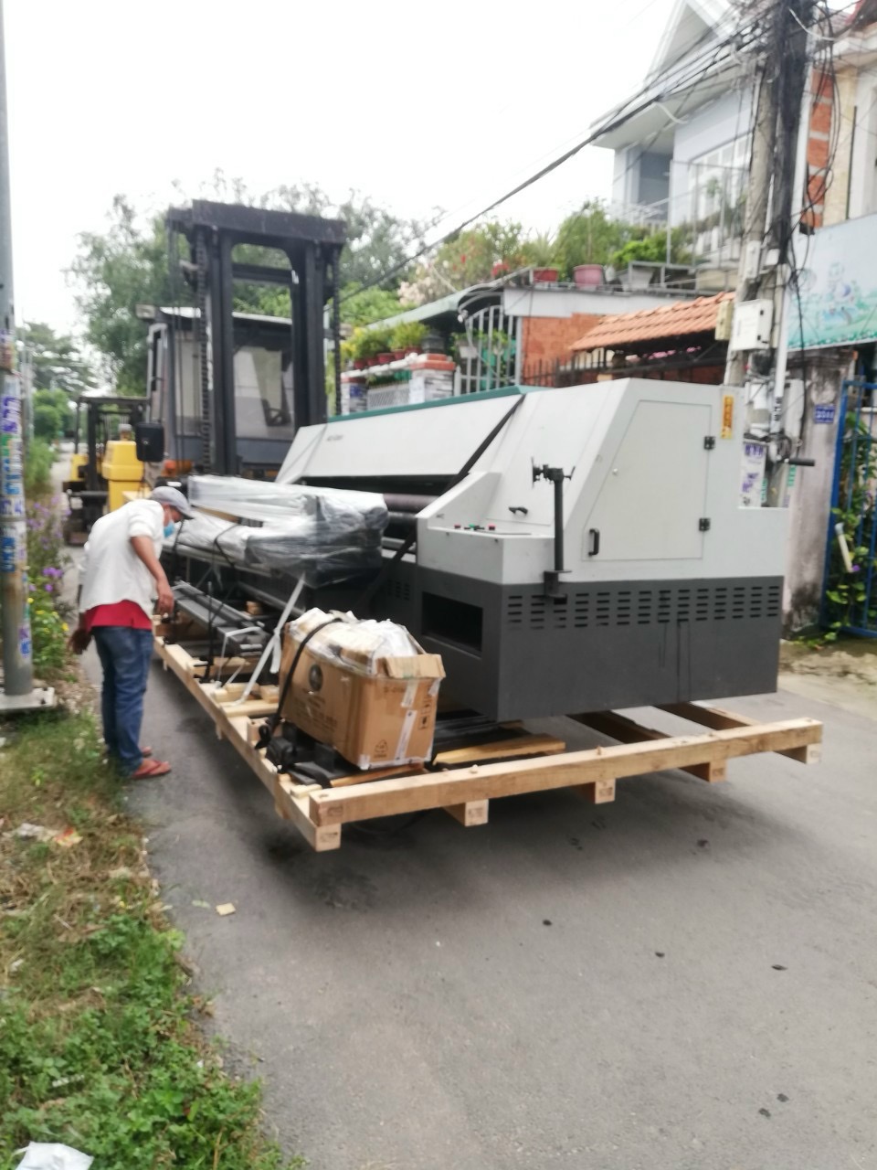 Dịch Vụ Cho Thuê Xe Nâng Giá Rẻ Tại Bình Dương , Tp.Hồ Chí Minh , Quận 12.